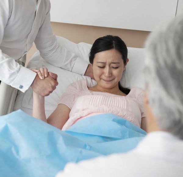 Sinh mổ - sinh thường có ảnh hưởng đến sức khỏe mẹ bầu?